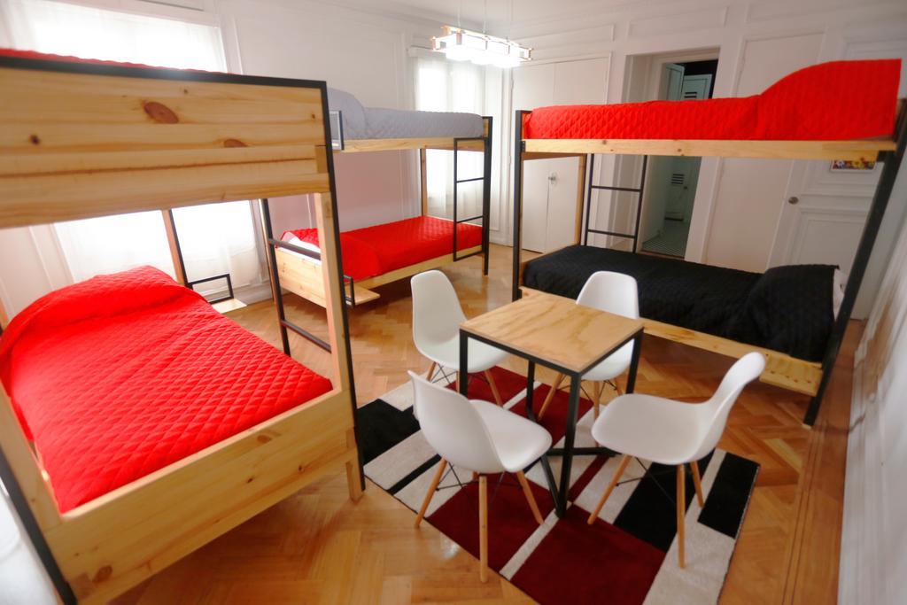 Salvador Hostal & Cafe Сантьяго Экстерьер фото