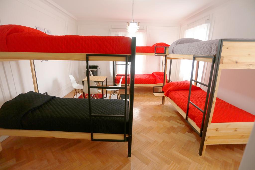 Salvador Hostal & Cafe Сантьяго Экстерьер фото