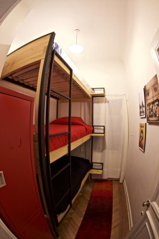 Salvador Hostal & Cafe Сантьяго Экстерьер фото