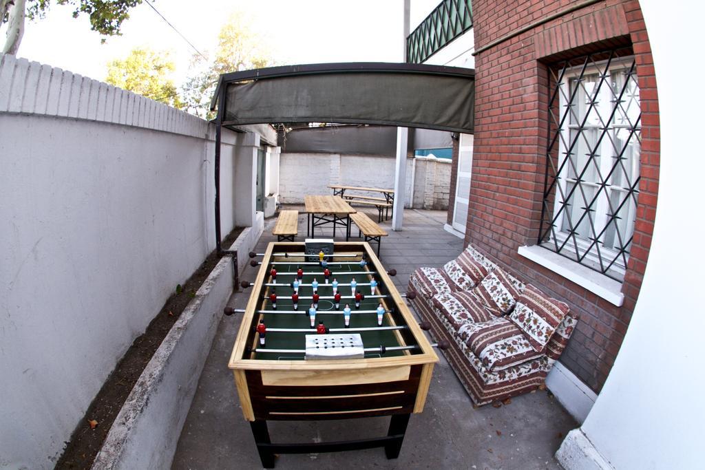 Salvador Hostal & Cafe Сантьяго Экстерьер фото
