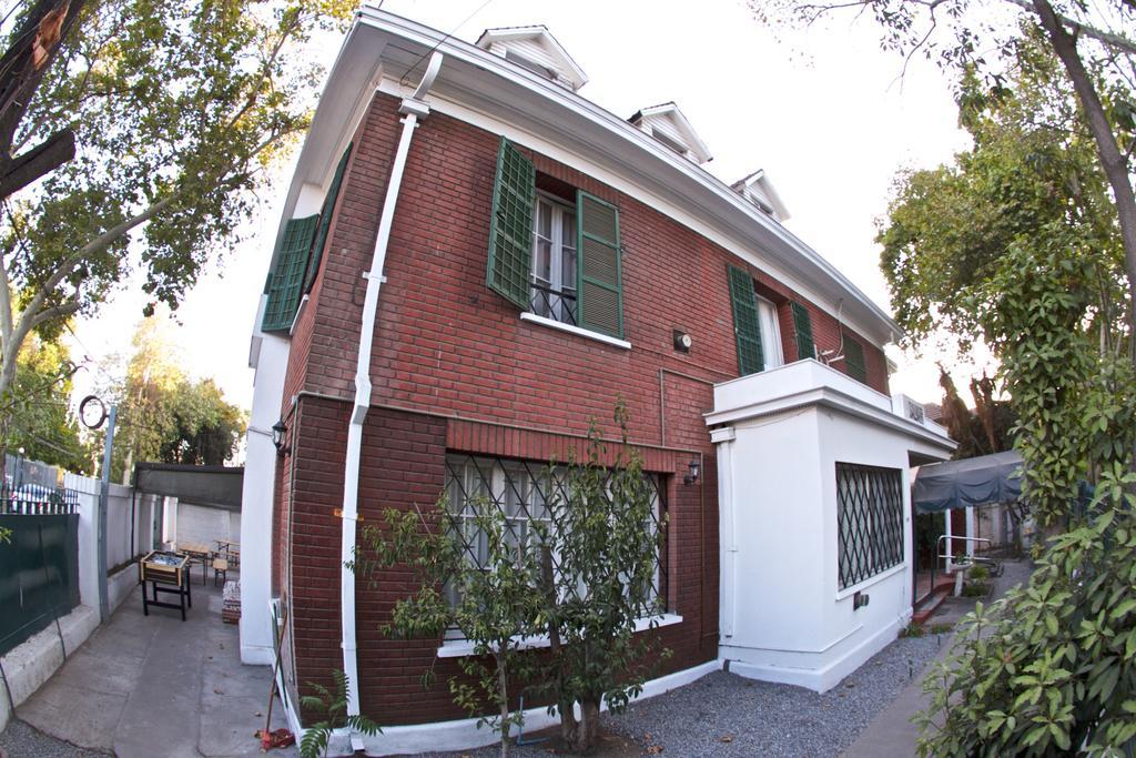 Salvador Hostal & Cafe Сантьяго Экстерьер фото