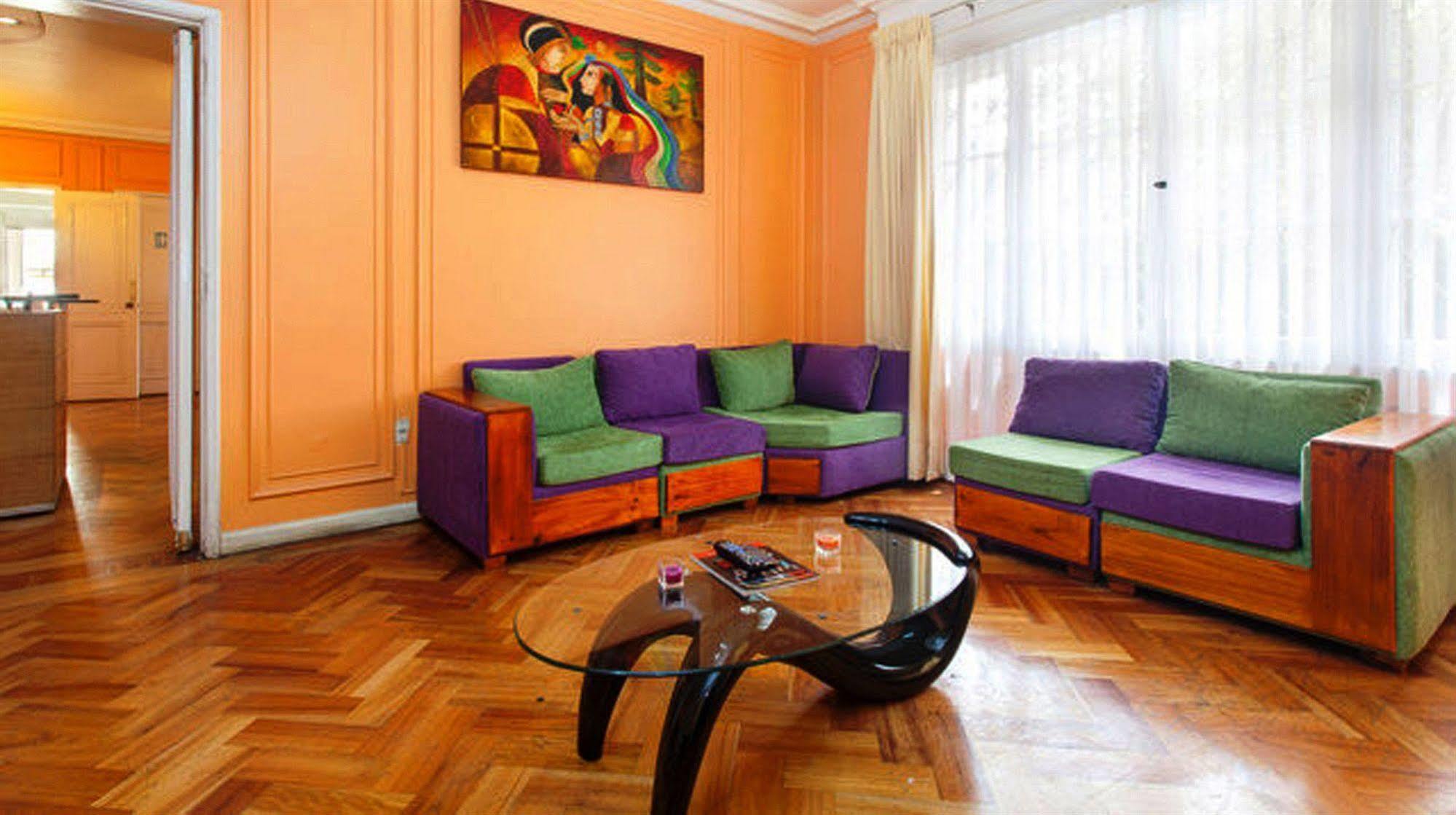Salvador Hostal & Cafe Сантьяго Экстерьер фото