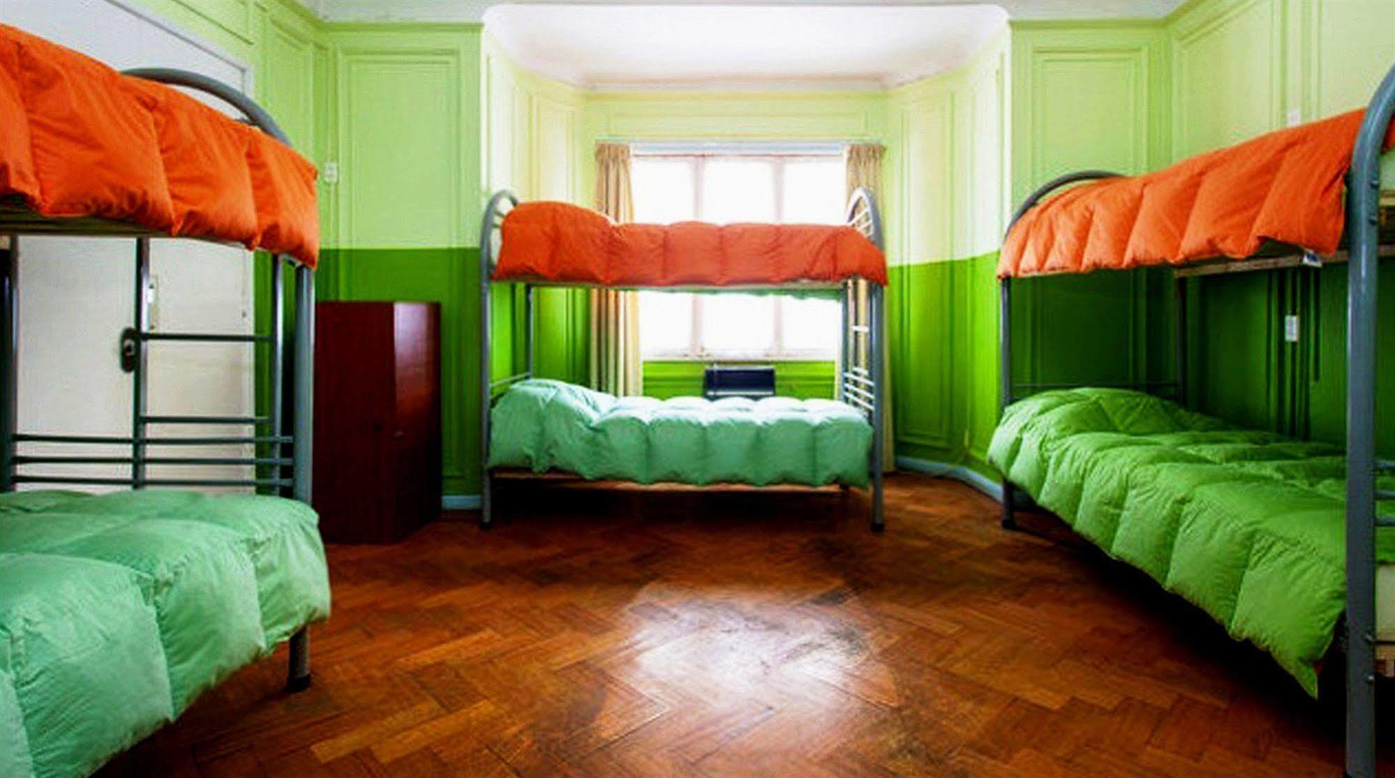Salvador Hostal & Cafe Сантьяго Экстерьер фото